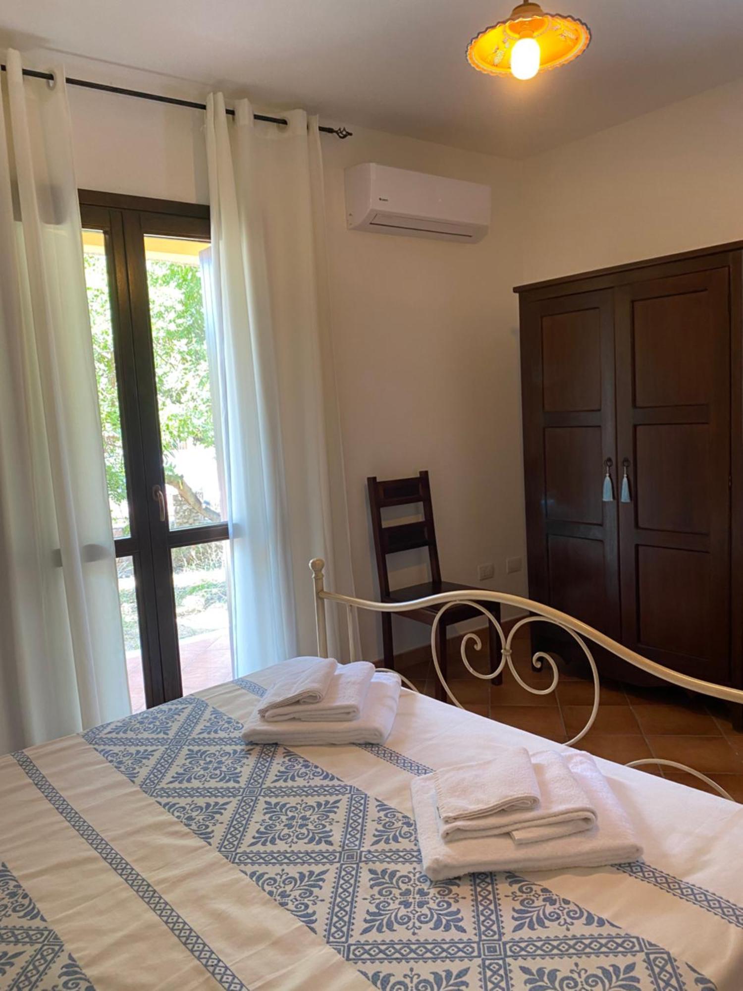 Case Vacanze Villa Rosita Сан-Теодоро Экстерьер фото
