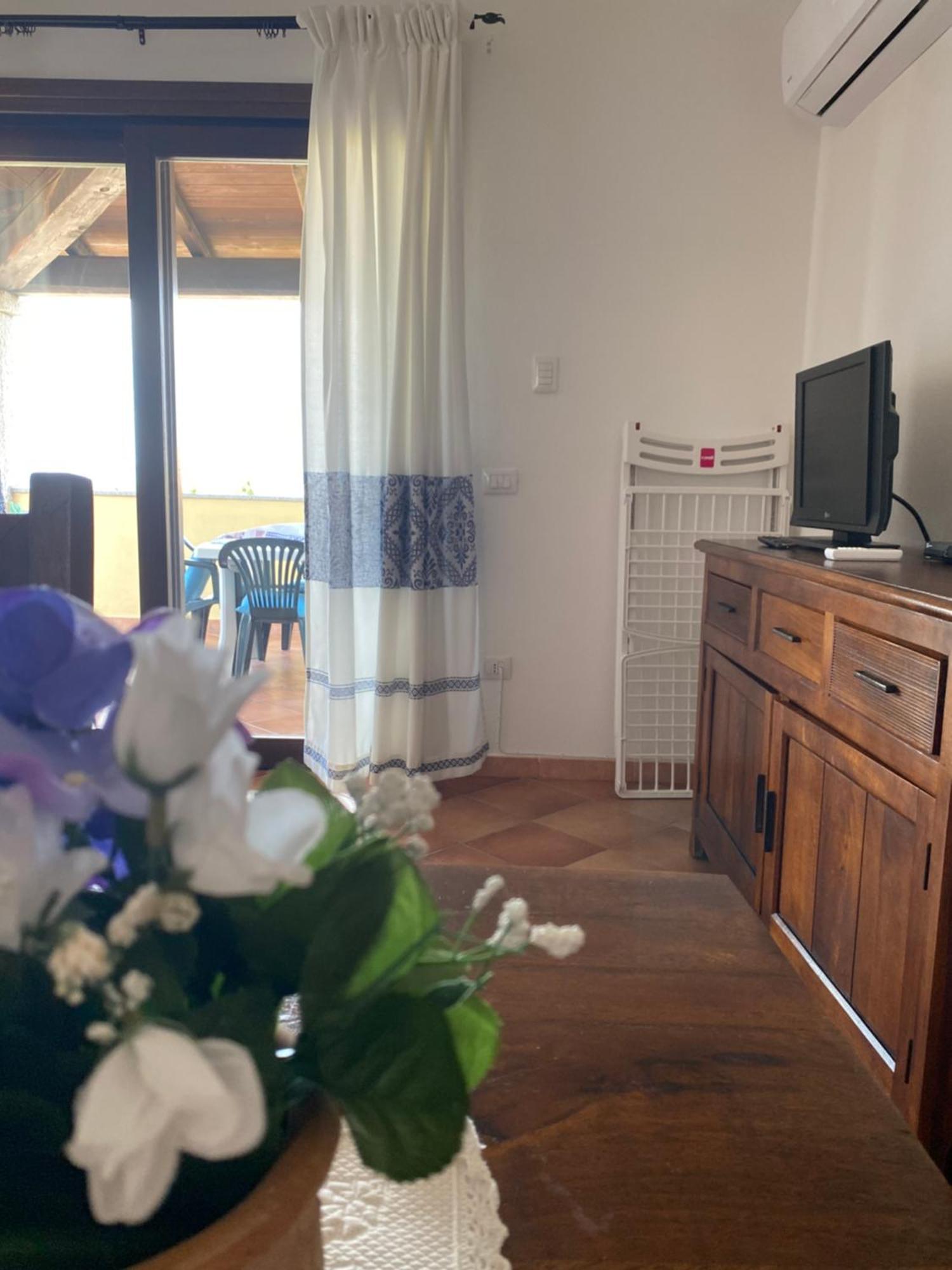 Case Vacanze Villa Rosita Сан-Теодоро Экстерьер фото